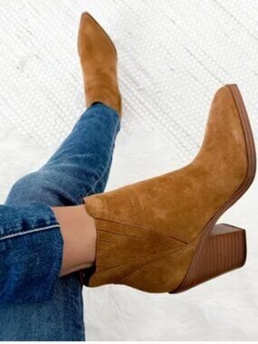 Marc Fisher Gadri Ankle Bootie Boots Suede Pointed Toe Chunky Heel Size 8M